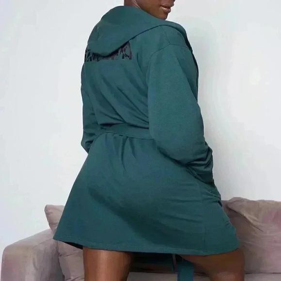 Savage X Fenty Forever Savage Showgirl Short Robe - Picture 3 of 4